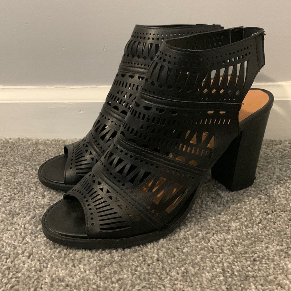 NWOT Black Bohemian Style Heels